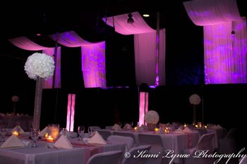 Spotlighting with a glass texture on drape
