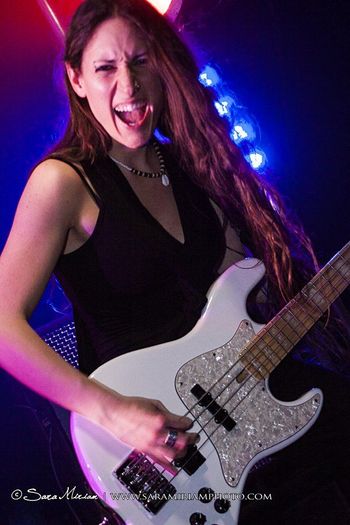 Anna Portalupi (bass)
