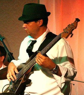Paul Cafarelli (bass)

