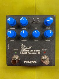 NUX Melvin Lee Davis Bass Preamp + DI Pedal Black