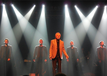 Brad touring with Frankie Valli as one of the Four Seasons
