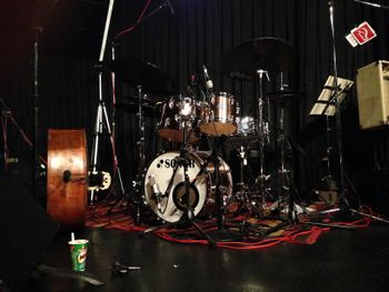 Dave Goodman's Smart Force drums in Venue 505 for Manins Muller Nock live recording
