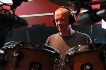 Dave Goodman recording 'Entelechies' 3 (by Greg Stott)
