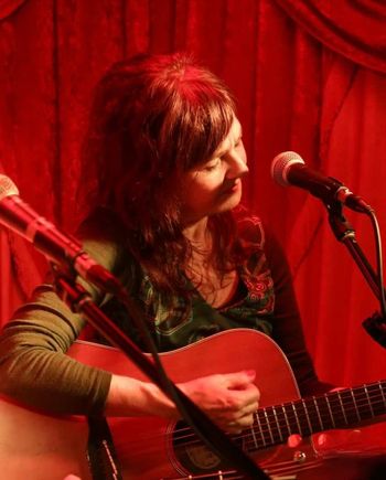 Merri Creek Tavern June 2023.
For the songwriters in the round show with Alison Ferrier and Sophie Klein.

