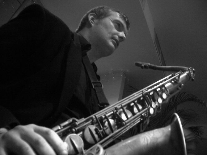 jersey saxophonist Jules performing at Cafe de Paris