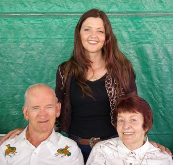 Anita with Brian & Val Jendra (Monto Yodeller) - Nanango 2013
