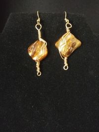 Gold tone Amber shell wire work (1Gd/1Gc)