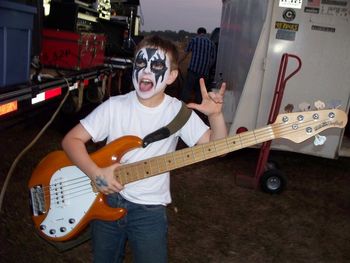 Cardis doing the Gene Simmons thang at AustinFest in Bossier City, La
