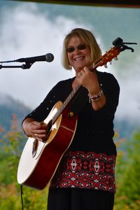 Michele McNany - Folk Singer / Songwriter