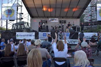 Neon Alley performing at the 92.5 River Ruckus
