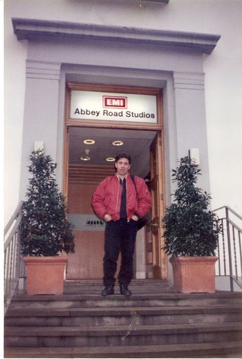 Abbey Road Studios (London, England - 1997)

