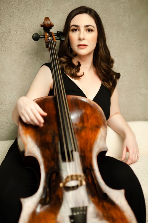 cello, cellist, female cellist, Toronto cellist, versatile cellist, Baroque cellist, Toronto Baroque cellist