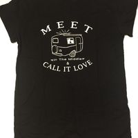 T-Shirt "Meet in the Middle"