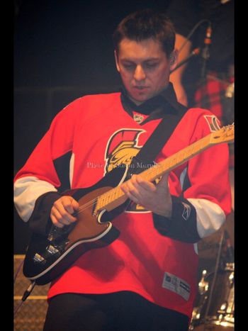 Playing at Canadian Tire Center with Johnny Reid playing the encore with my jersey
