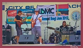 With rhythm section Jesse Katz on bass and David Weintraub on the kit at the Sand Jam in Long Beach, NY.
