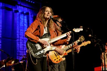 Nikki O'Neill and her band opening for Sue Foley at SPACE in Chicago on April 17, 2024. Photo: Roman Sobus.
