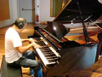 Pianist/Arranger Pepe Cisneros - Fernanda Froes-Pruett’s recording sessions at NaCena Studios in Sao Paulo, SP, Brazil.
