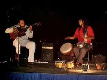 evento in mayan palace , march 2005, with armando abreu (percussion), oskar christian (guitar)
