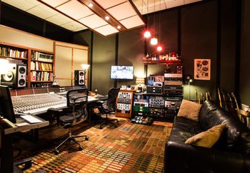 Shot of the studio

