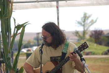 Chris Ramey on guitar.
