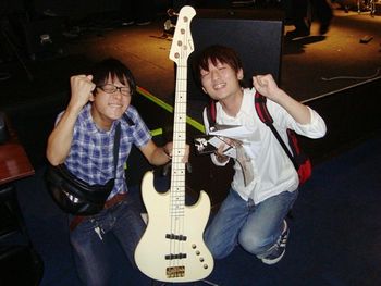 The 2 happiest people in the world with larry's bass - Billboard Live - Tokyo 9-8-2010

