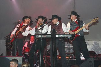 2007 - Hospice of Yuma Benefit with Tracy Byrd.
