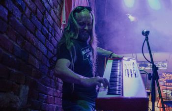 May 18, 2019 @ Bodega's Alley ...Jeremiah Weir (Piano/Organ) - Photo by Audrey Hertel
