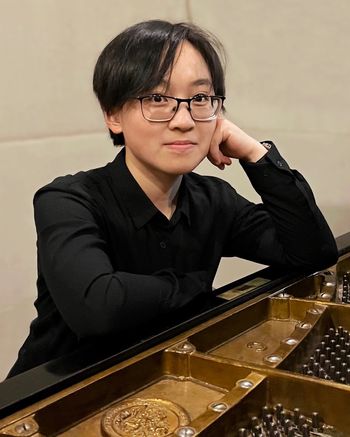 Pianist Robin Wang
