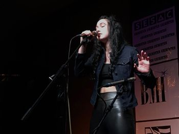 Mavenne Performing at Durango Songwriters' Expo, Fall 2018
