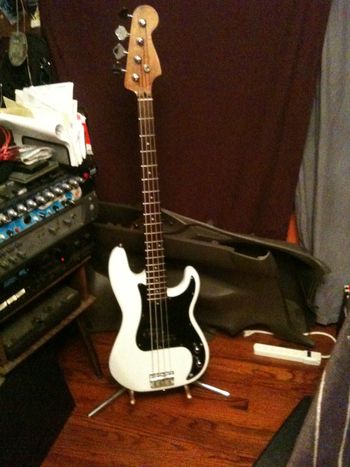 
P-bass DONE. This is still my main bass currently.


