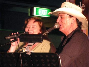 Tracy Buck doing a duet with Dale Central Coast CM Festival 2010
