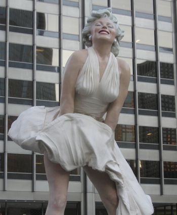 The Marylin Statue In Chicago
