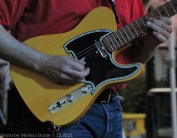 Telecaster assembled by the Reverend Double J. Pine body, '52 Tele pickups, Barden bridge, brass saddles, and baseball bat neck with jumbo frets add up to delightful resonance. Pickguard and neckplate by Decoboom really ties it together. 2021 Canton Blues Fest, photo by Melissa Ann Durse.
