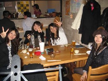 A table of lasses Yuki, Yuri, Yuka and --even one with a tam o' shanter: Chio
