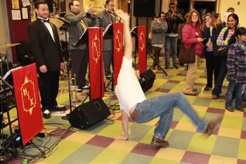 Throwback_Thursday_New_Years_Breakdance

