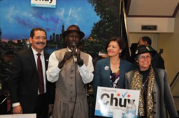ChuyLarEvBon_2_2015_3_261 Larry entertains Chuy and Evelyn Garcia at campaign fundraiser 2015
