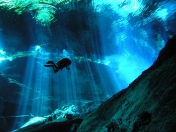 Cenote, Chac Mool:  stunningly gorgeous.  More broad rings of reverberating sunlight.
