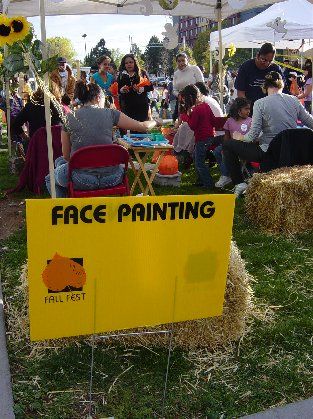 ... Even Face Painting ! :
