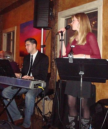 Tara Hawley & Matt Skitzki performing for an enthusiastic crowd at ThornCreek Winery - February 2011
