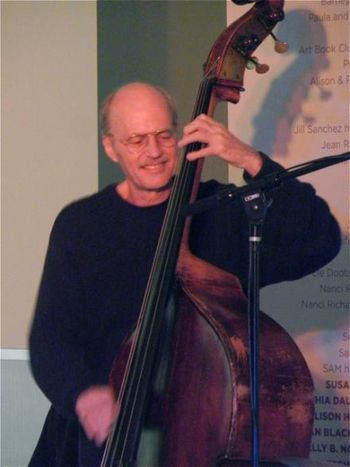 Brilliant bassist, Jeff.  Quite frankly, Jeff's playing completely entrances me.  And dig that exquisite smile!
