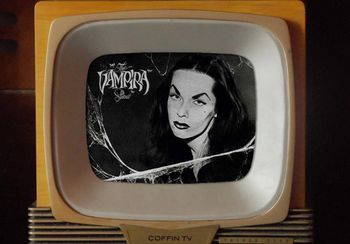 Vampira_Coffin_TV
