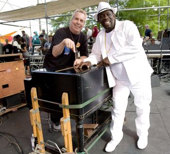 with Lucky Peterson @ the '10 Safeway Waterfront Blues Festival (photo: Ross Hamliton)

