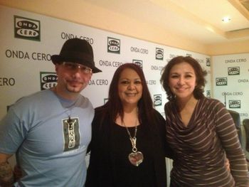 Con Edith Salazar y Isabel Gemio en el programa " Te doy mi Palabra" en Onda Cero radio. Madrid, Spa

