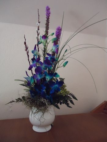Floral arrangement - Ron & Daphne

