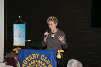 Robin address the crowd at Laverton Point Rotary
