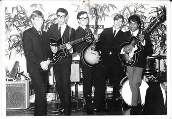 The Decibels formed after The Sandmen broke up....1966 Warren Lambert, Kevin Jobbit, Clive Brown, Byron Boyd and Reg Ruka.....
