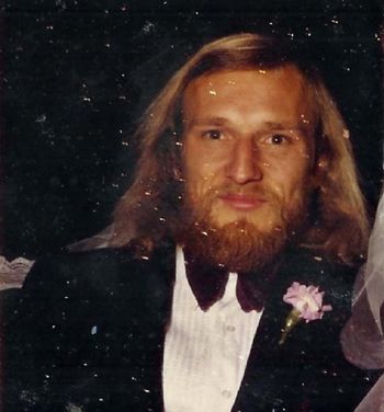 now do you believe me that it was hippiesville in '71..Ha! Greg...the classiest lookin hippie around..Ha!...actually might have been '72 they got married!
