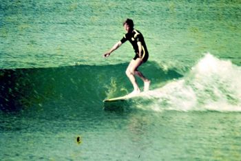 great shot of that pakeha boy Ian Mclean...doin a little walk...Ahipara ..On the high tide, you get a nice little reform right happening into the corner of the Bay...

