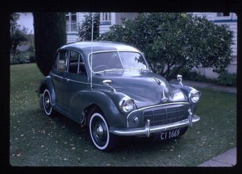 but this was the Ariel king of the '60s Bill Durham's classic mint Morry Minor.....
