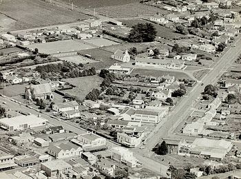 Aerial photograph of a western part of Pukekohe, 1960
